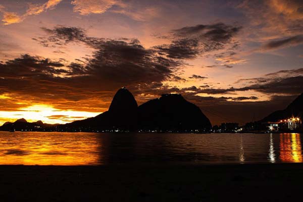 Centro de Operações Rio - ⛅O CÉU CONTINUARÁ PARCIALMENTE NUBLADO E SEM  PREVISÃO DE CHUVA ENTRE SEXTA E SÁBADO O Alerta Rio informa que, entre o  final desta quinta-feira (04/11)a nebulosidade estará