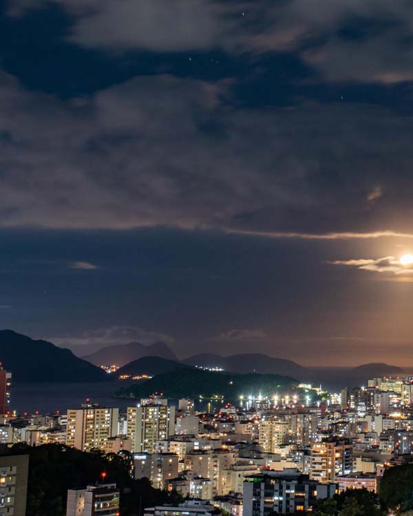 Centro de Operações Rio - ⛅O CÉU CONTINUARÁ PARCIALMENTE NUBLADO E SEM  PREVISÃO DE CHUVA ENTRE SEXTA E SÁBADO O Alerta Rio informa que, entre o  final desta quinta-feira (04/11)a nebulosidade estará